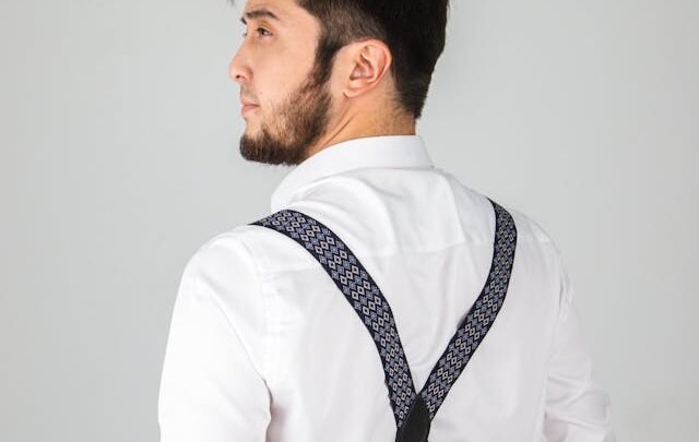 Les bretelles à motif : style masculin moderne